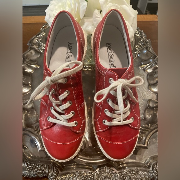 Josef Seibel Shoes - Josef Seibel Woman’s Caren Sneaker